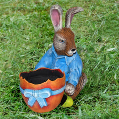 Decoratiune de gradina iepuras cu ghiveci