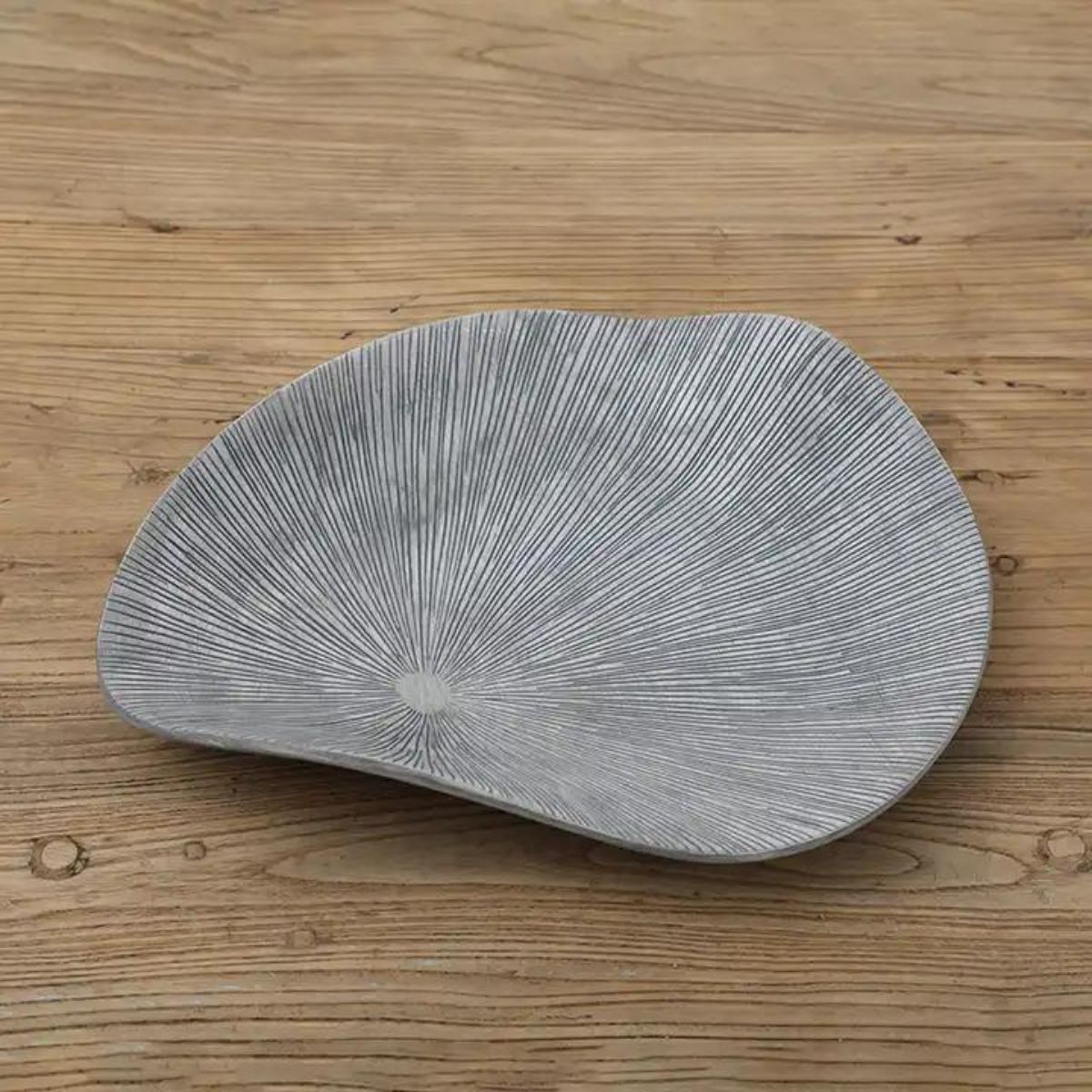 Platou decorativ gri din polirasina 41 cm Yazhi, 1, hectarul.ro