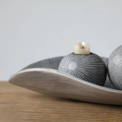 Platou decorativ gri din polirasina 41 cm Yazhi