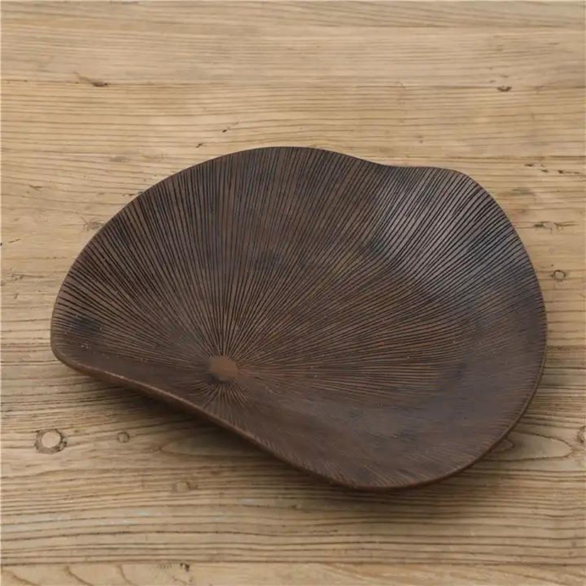 Platou decorativ maro din polirasina 41 cm Yazhi, 1, hectarul.ro