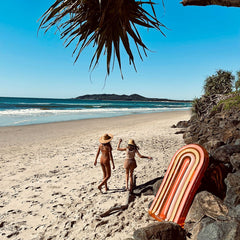 Saltea gonflabila 105x160x18 cm Sunnylife Rainbow