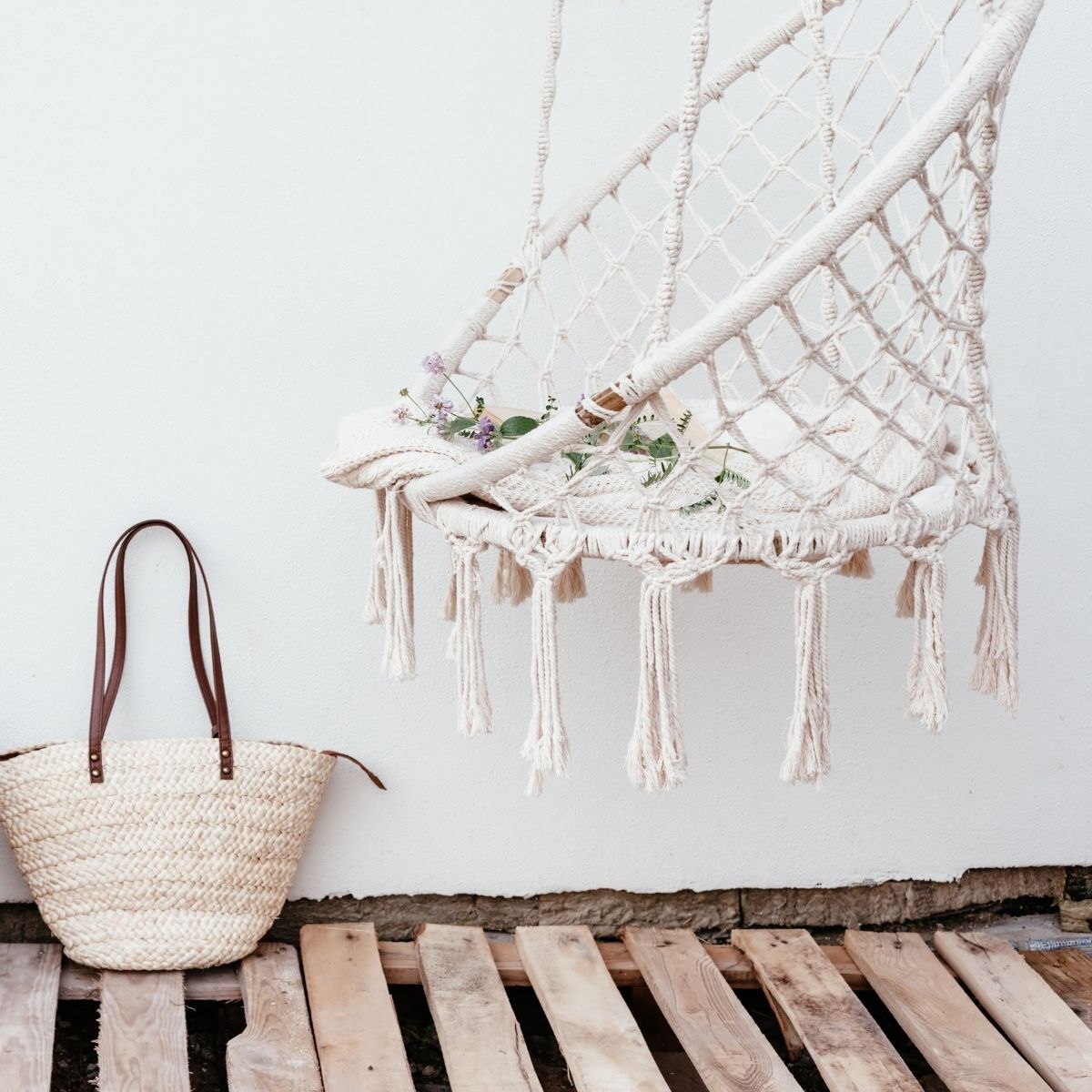 Scaun leagan Suspendat pentru Terasa sau Gradina, Capacitate 100kg, Culoare Alb, 1, hectarul.ro