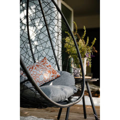 Scaun suspendat tip scoica din ratan, terasa/ balcon, perne gri, cadru otel negru, 105x105x196 cm