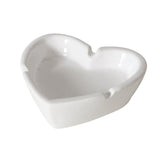 Hectarul - Scrumiera alba din ceramica Heart Boltze