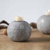 Hectarul - Suport de lumanare gri de polirasina 8.5 cm Yazhi