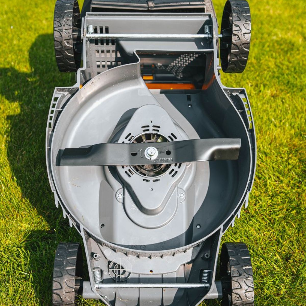 Mașină de tuns iarba electrică Powermat PM-KSE-2200MN, 2200W, 32 cm, 7, hectarul.ro