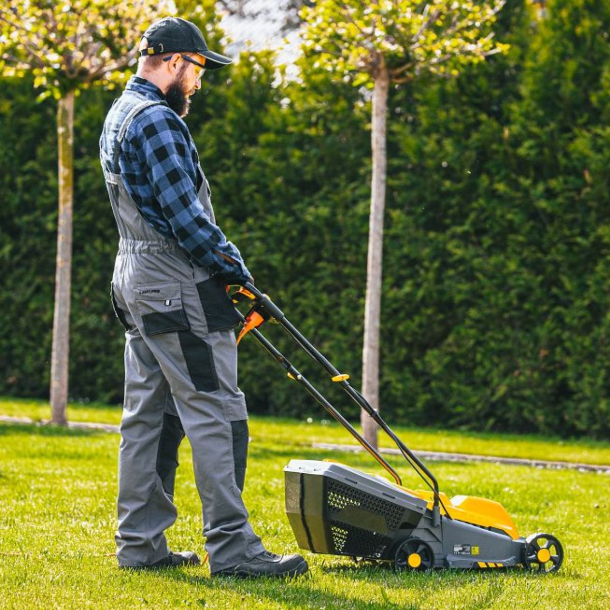 Mașină de tuns iarba electrică Powermat PM-KSE-2200MN, 2200W, 32 cm, 13, hectarul.ro