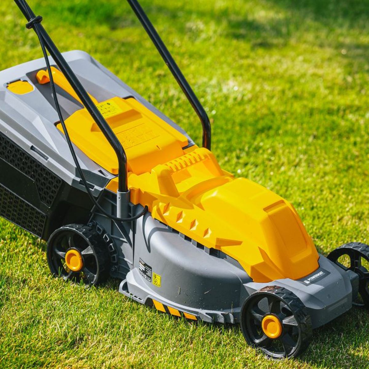 Mașină de tuns iarba electrică Powermat PM-KSE-2200MN, 2200W, 32 cm, 11, hectarul.ro