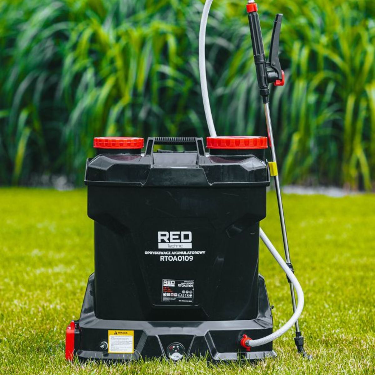 Pulverizator Electric 20L Red Technic, 12V/8Ah, Pompa cu Diafragmă, 4 Duze, 13, hectarul.ro