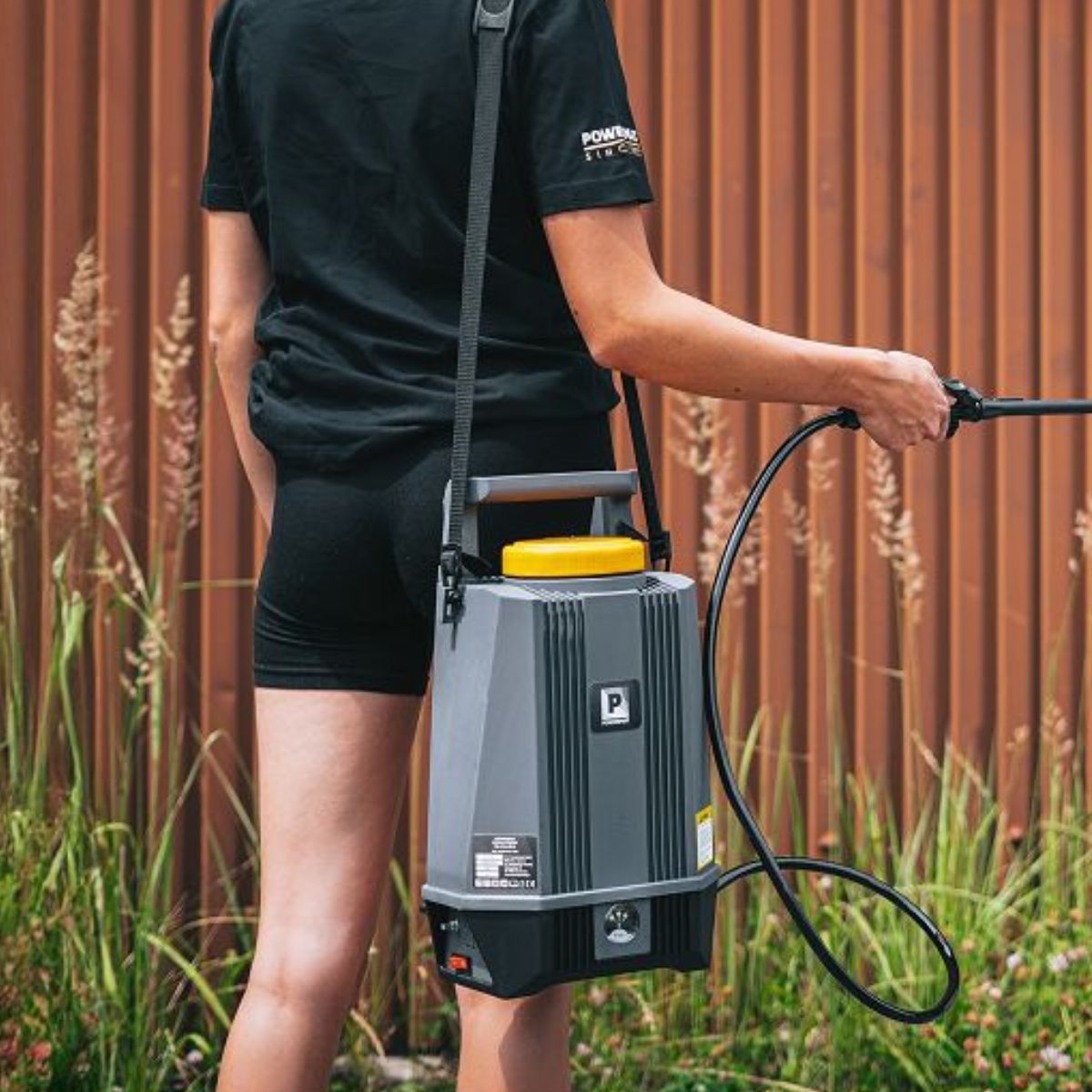 Pulverizator cu baterie 8L Powermat, 12V Li-Ion, 4 bar, autonomie mare și lance telescopică, 14, hectarul.ro