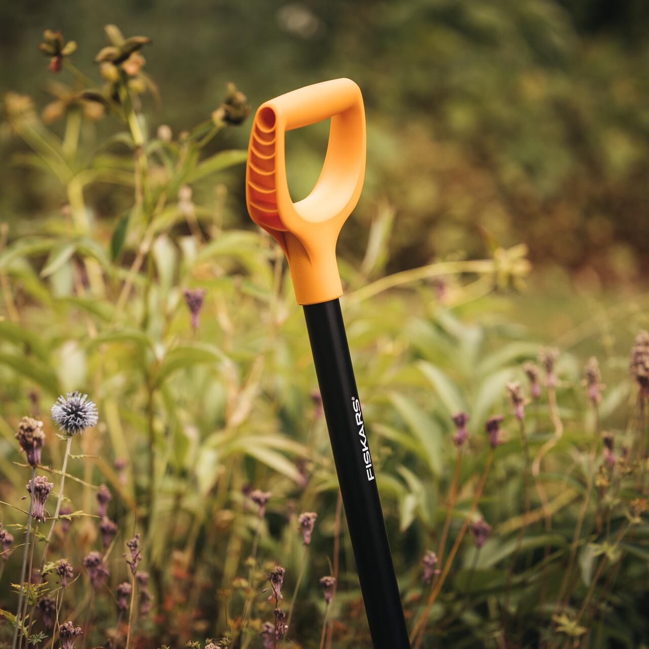 Lopata metalica maner tip "D", Solid Fiskars
