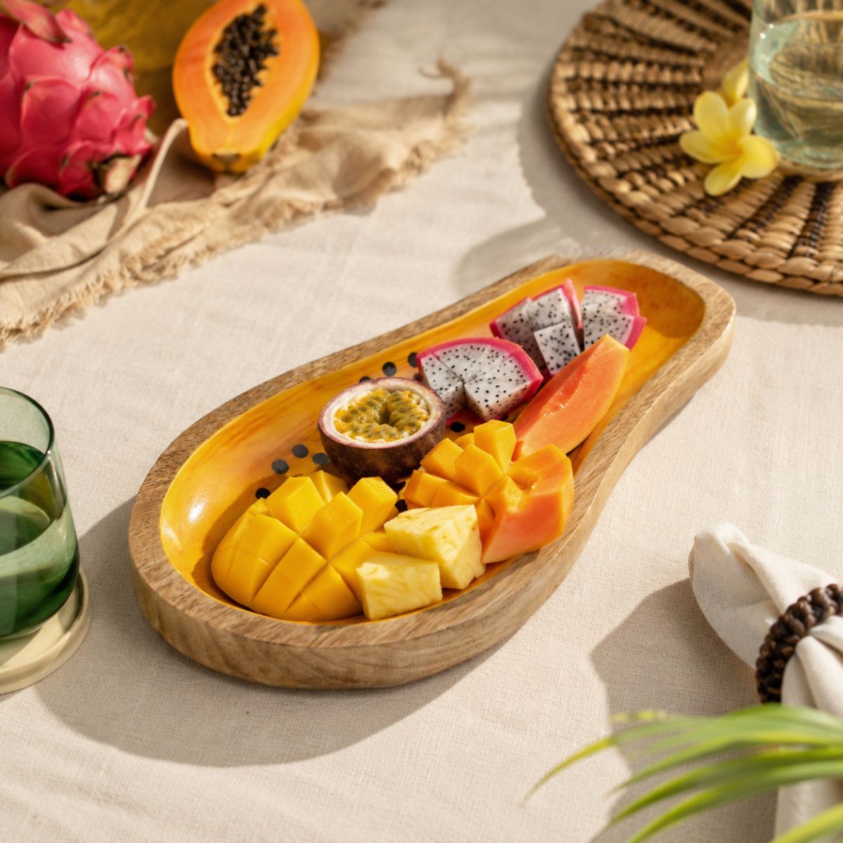 Platou de servire galben din lemn de mango 30 x 16 cm Paya Boltze, 6, hectarul.ro
