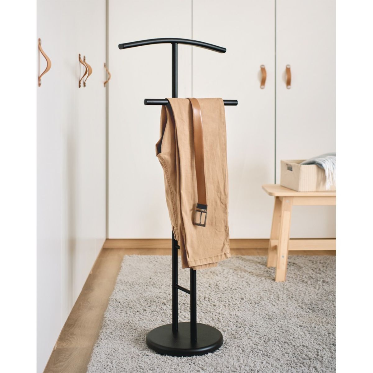 Valet de haine negru din metal, 114 cm, Valet Stand Zeller, 4, hectarul.ro