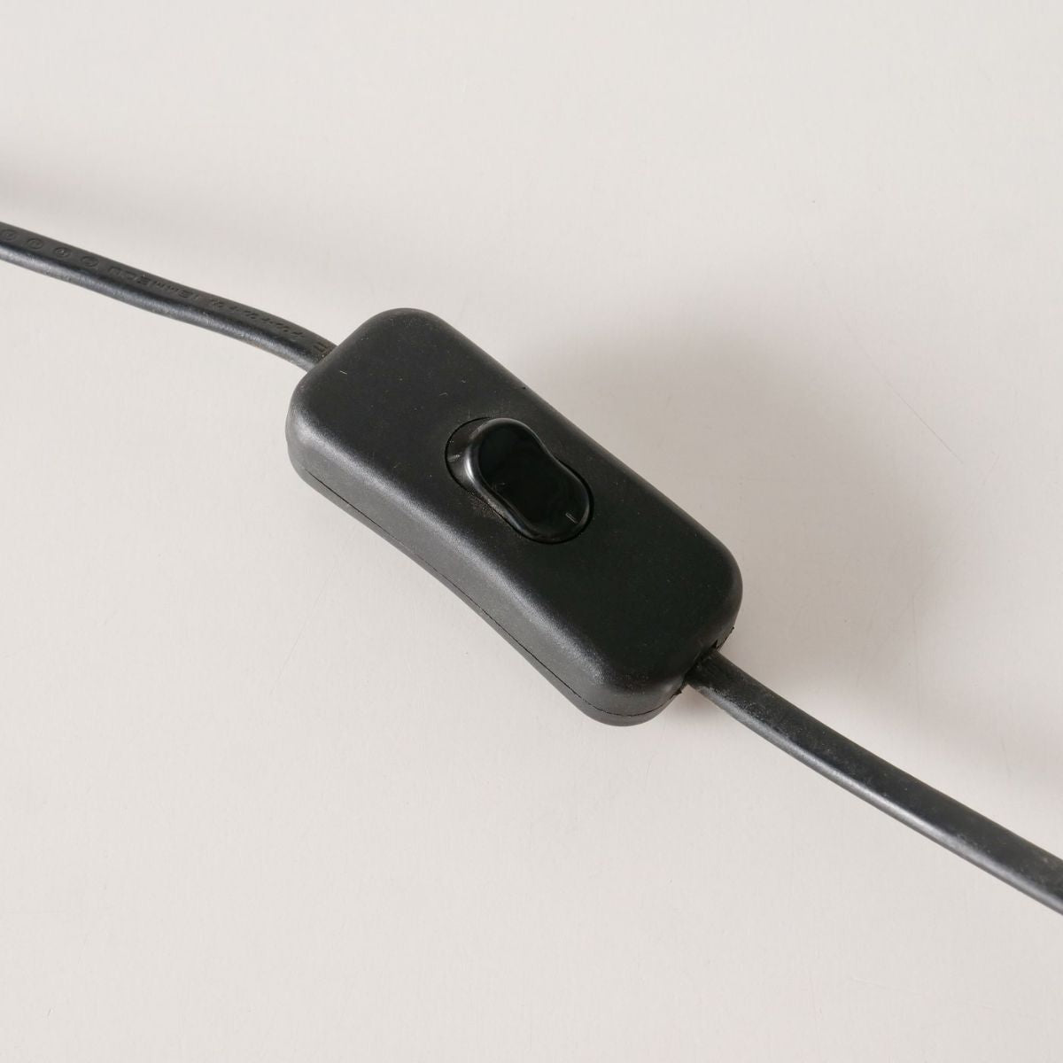 Veioza 64,5 cm neagra din polirasina si plastic Zumo Boltze, 8, hectarul.ro