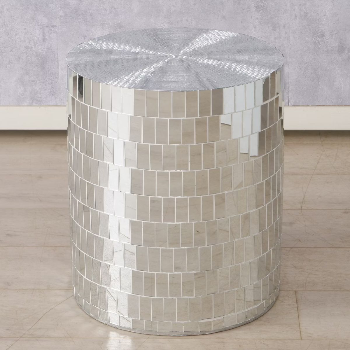 Masuta de cafea argintie Ø45 cm din sticla si compozit Disco Boltze, 5, hectarul.ro