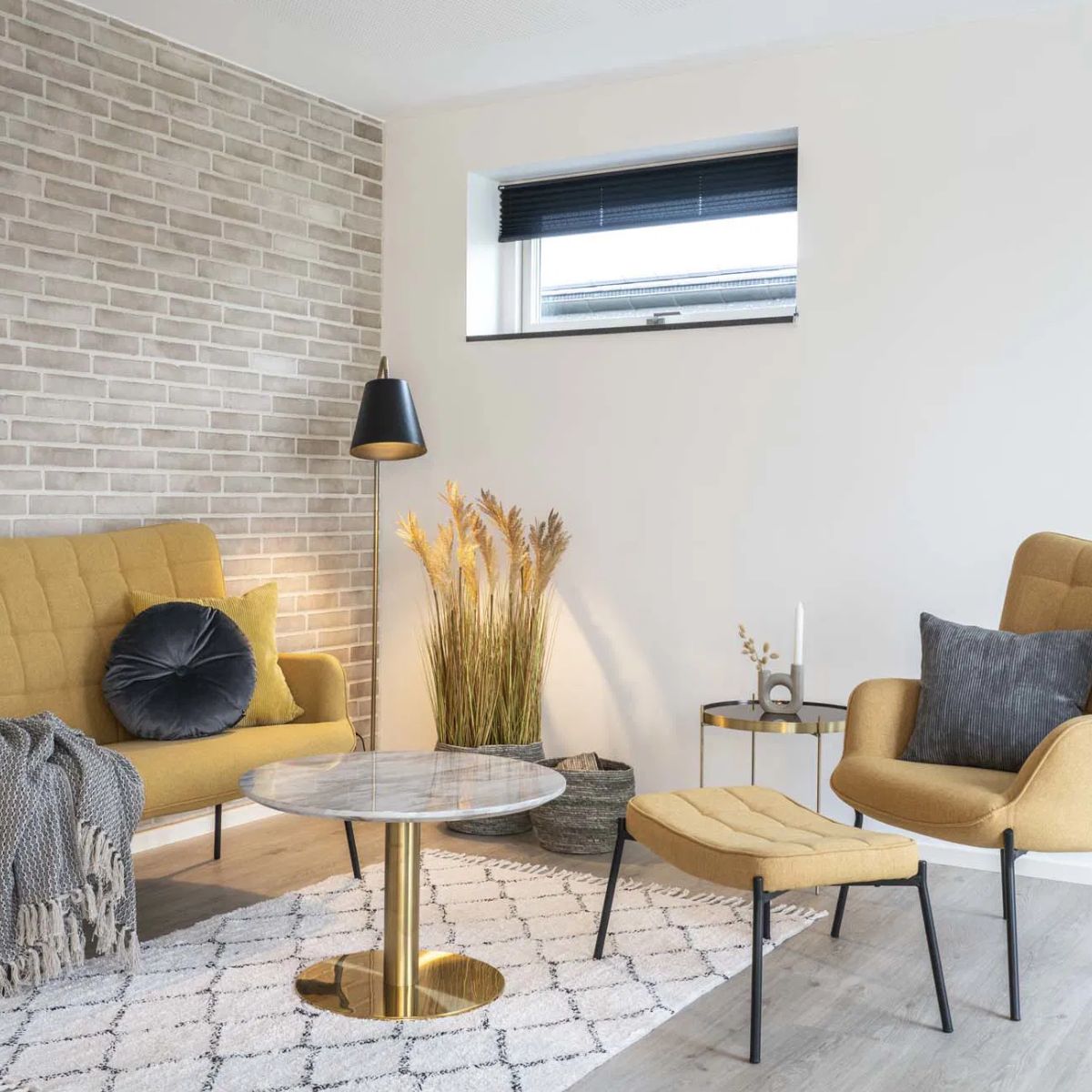 Masuta de cafea alb/auriu cu aspect de marmura din otel si MDF Ø70 cm Bolzano House Nordic, 2, hectarul.ro