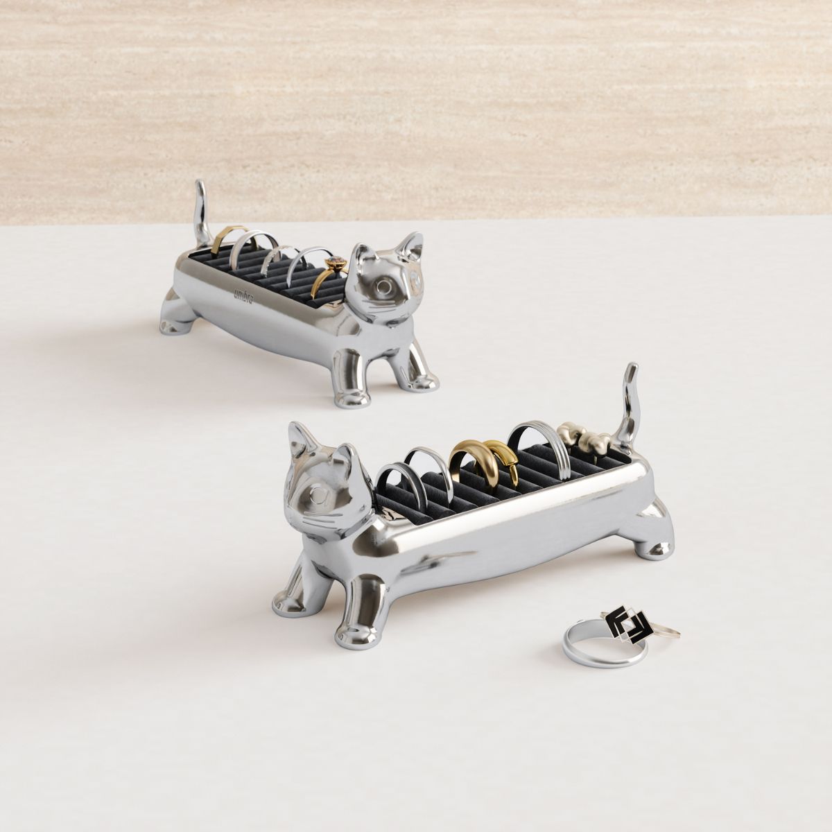 Suport pentru bijuterii, din metal si catifea, Ali Cat Umbra, 4, hectarul.ro