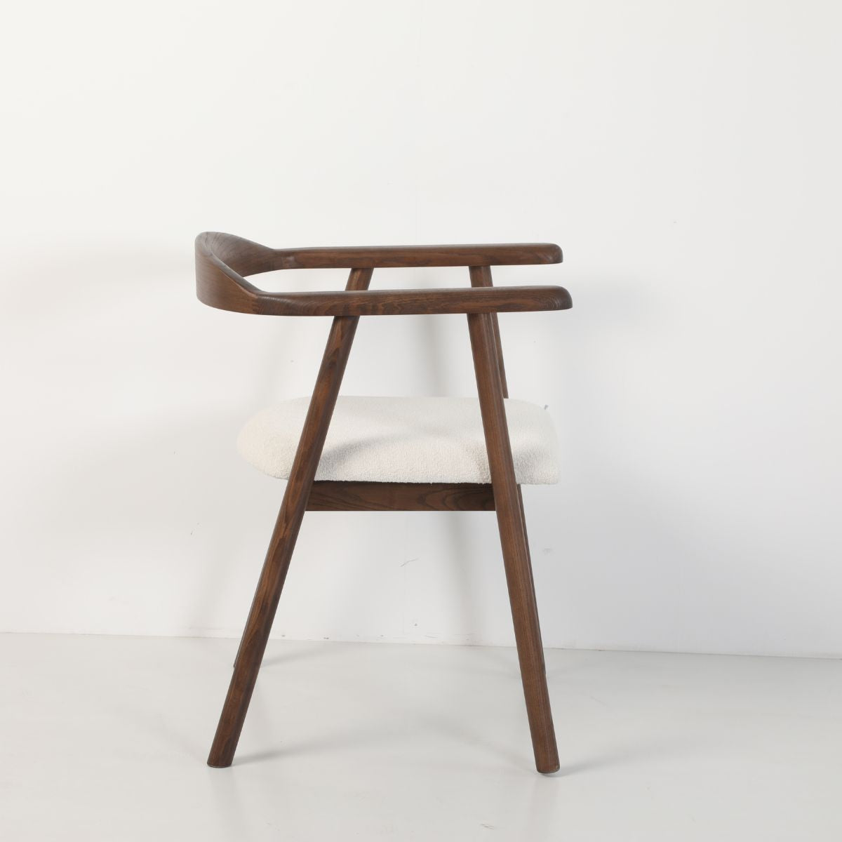 Scaun dining Lund Boucler crem, textil, cu picioare din lemn de frasin cu aspect nuc, 11, hectarul.ro