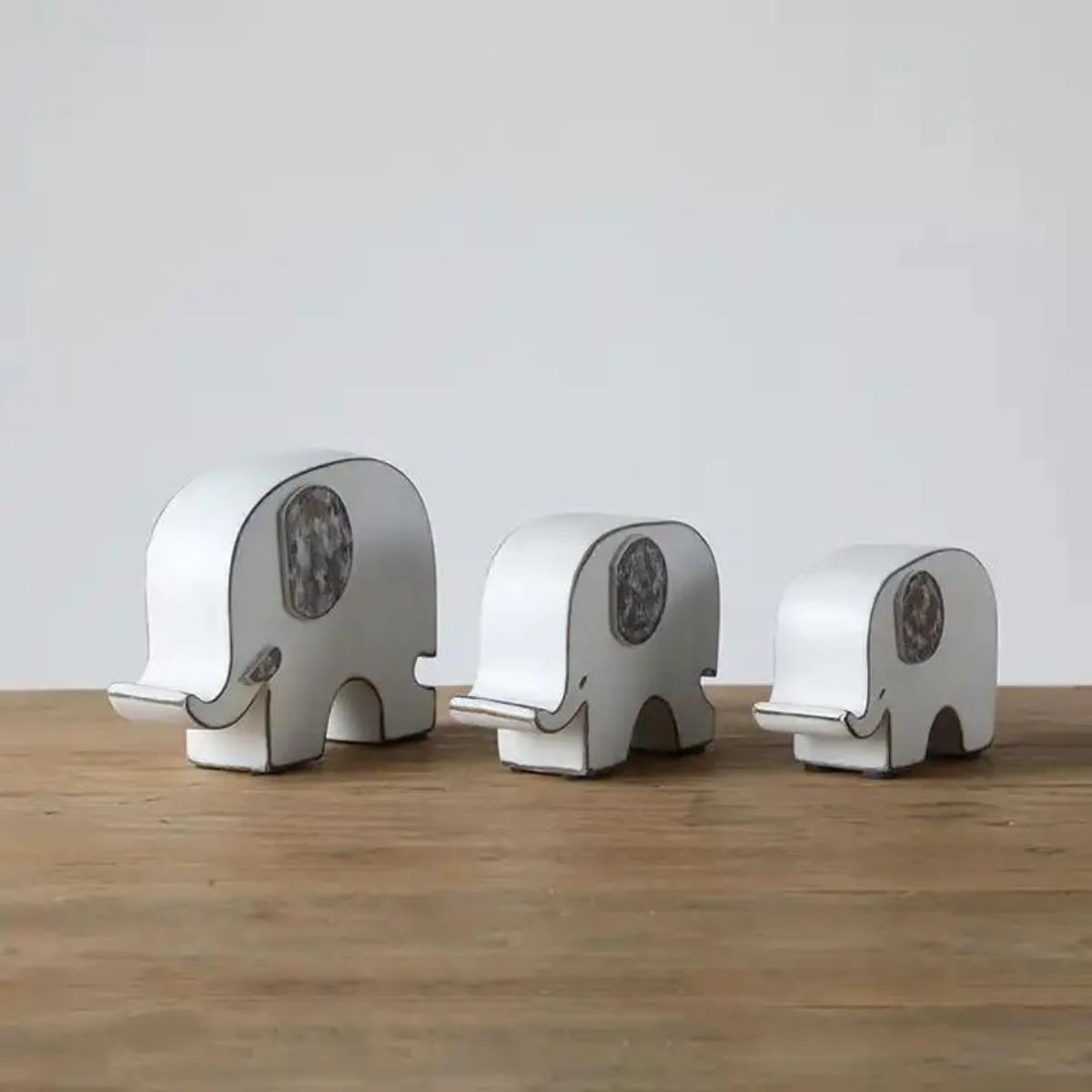 Set de 3 decoratiuni elefanti albi din polirasina 13.5 cm Yazhi, 3, hectarul.ro