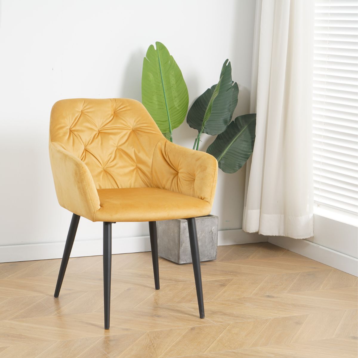 Scaun tip fotoliu living/dining, galben-piersica, tapiserie catifea, cadru metalic, fix, 56x56x84, Velvet