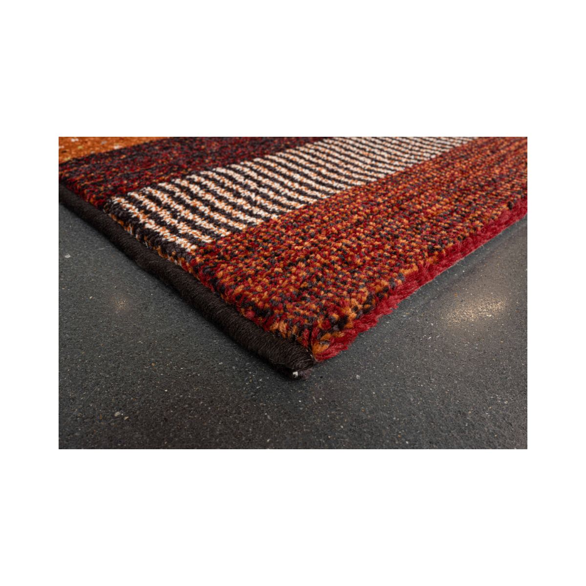 Covor rosu din polipropilenă Infinity 32743 Ragolle 133x195