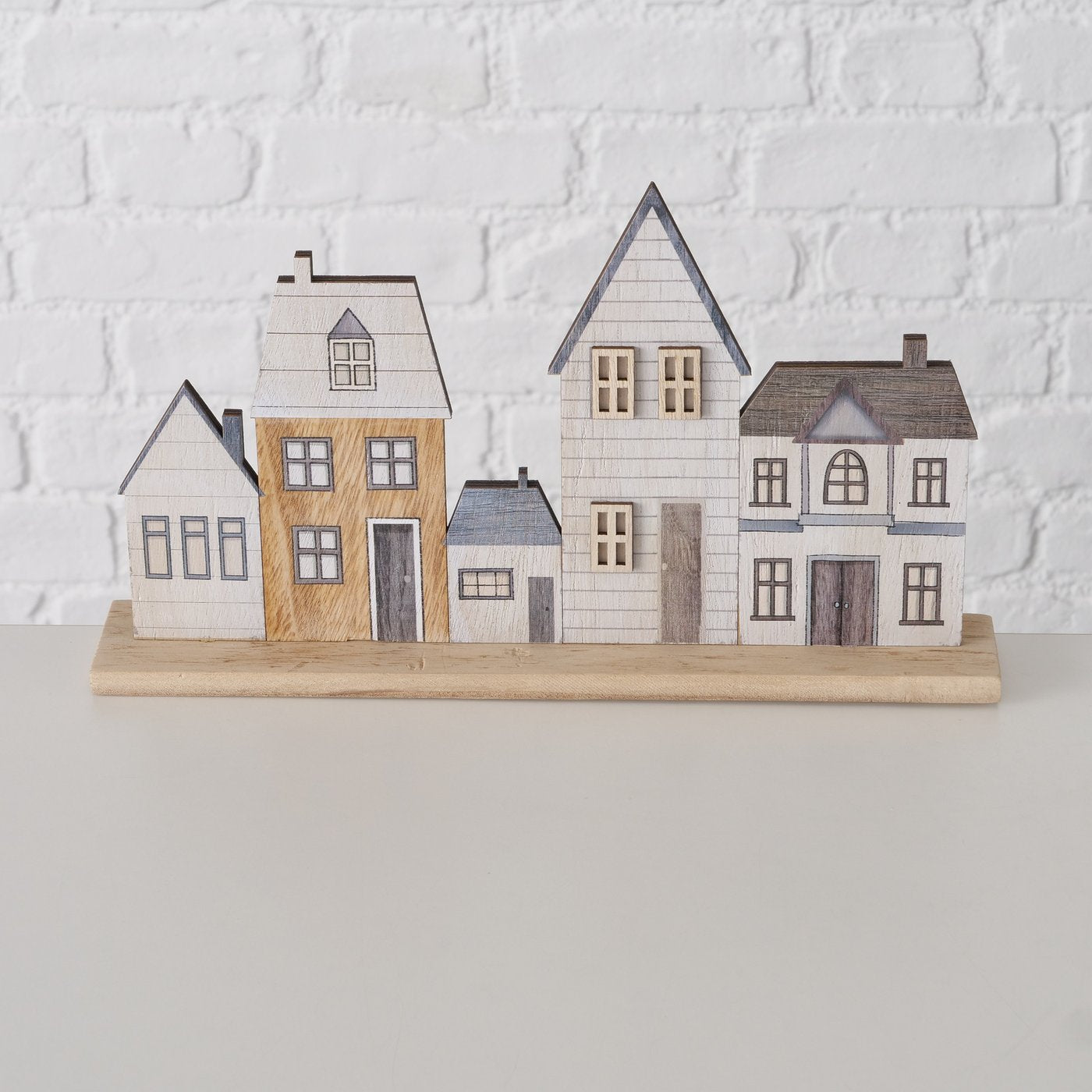 Decoratiune bej din MDF Brown House Bergström Boltze, 3, hectarul.ro