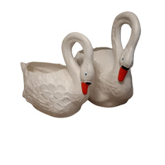 Decoratiune de gradina lebada cu ghiveci mare