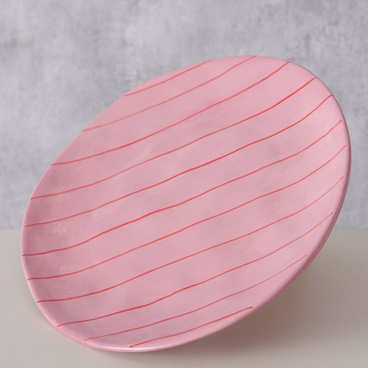 Farfurie asimetrica roz din ceramica 19,8 x 18,3 cm Nordica Boltze