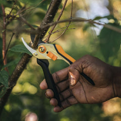 Foarfeca metalica pentru gradina pas cu pas Fiskars Solid (P331)