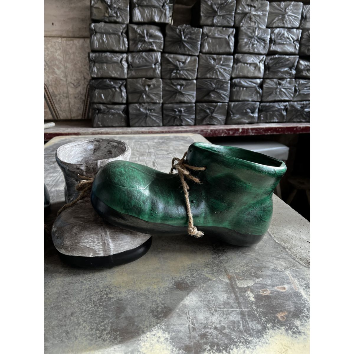 Ghiveci din ceramica bocanc diverse culori