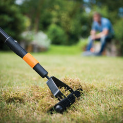 Grebla pentru aerat gazonul Fiskars QuikFit, 360 mm, 990 g