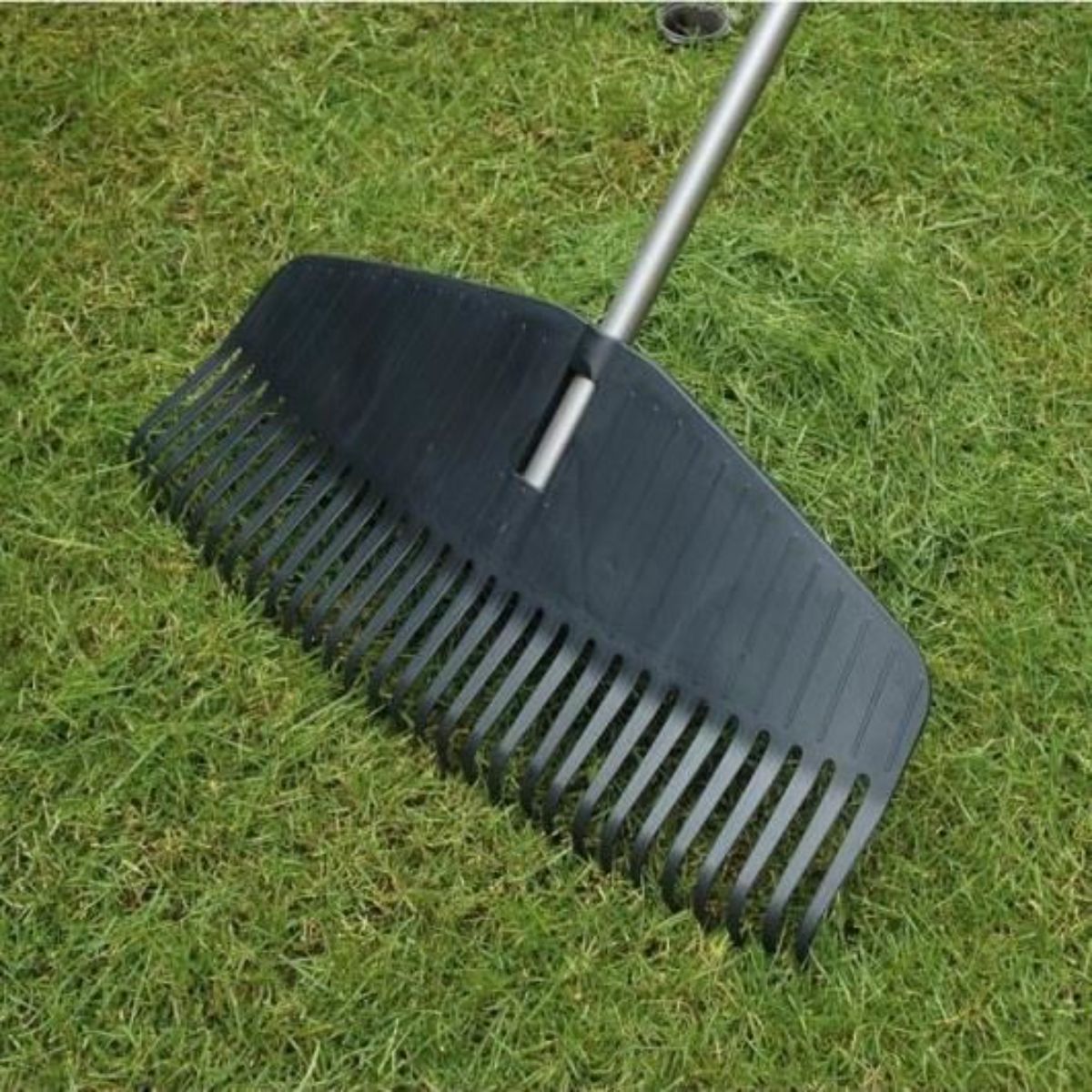 Grebla pentru frunze Fiskars Ergonomic, 1840 mm, 770 g, 2, hectarul.ro