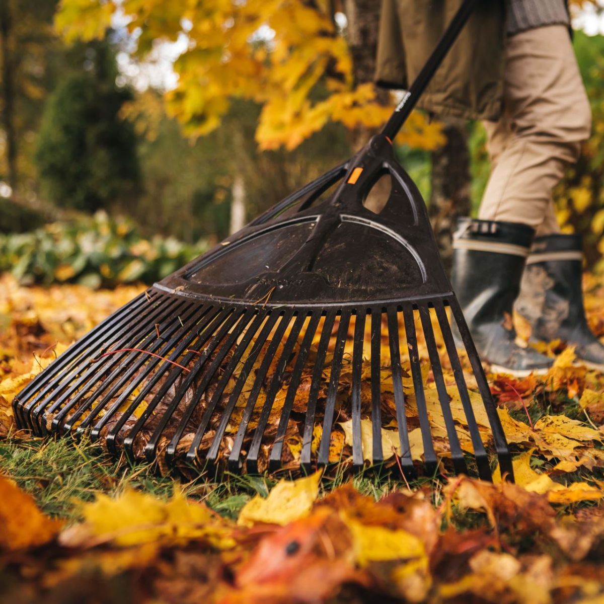 Grebla pentru frunze Fiskars Solid XL, 176 cm, 830 g