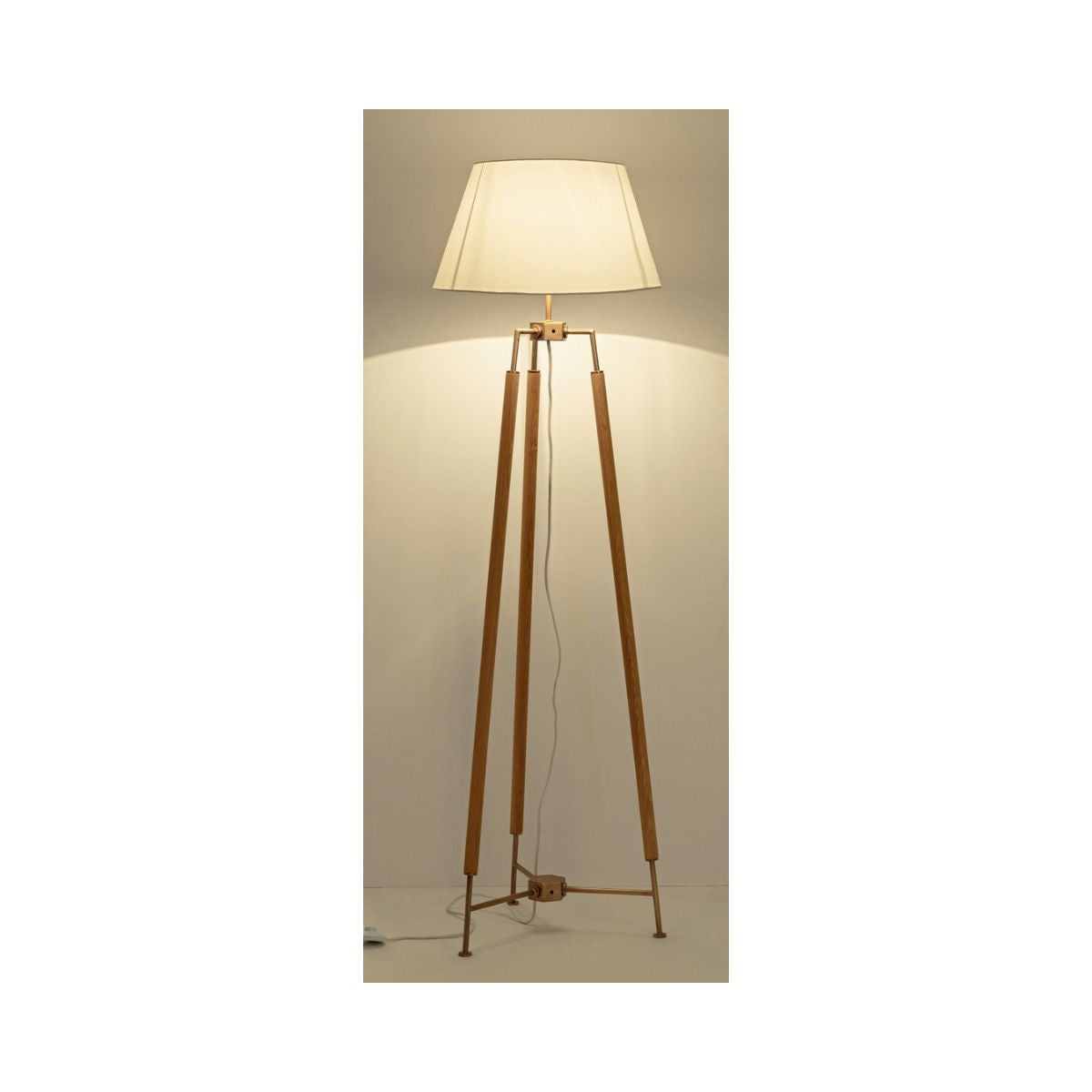 Lampadar, alb/maro/auriu, din lemn si otel si bumbac, Ellinor Bizzotto