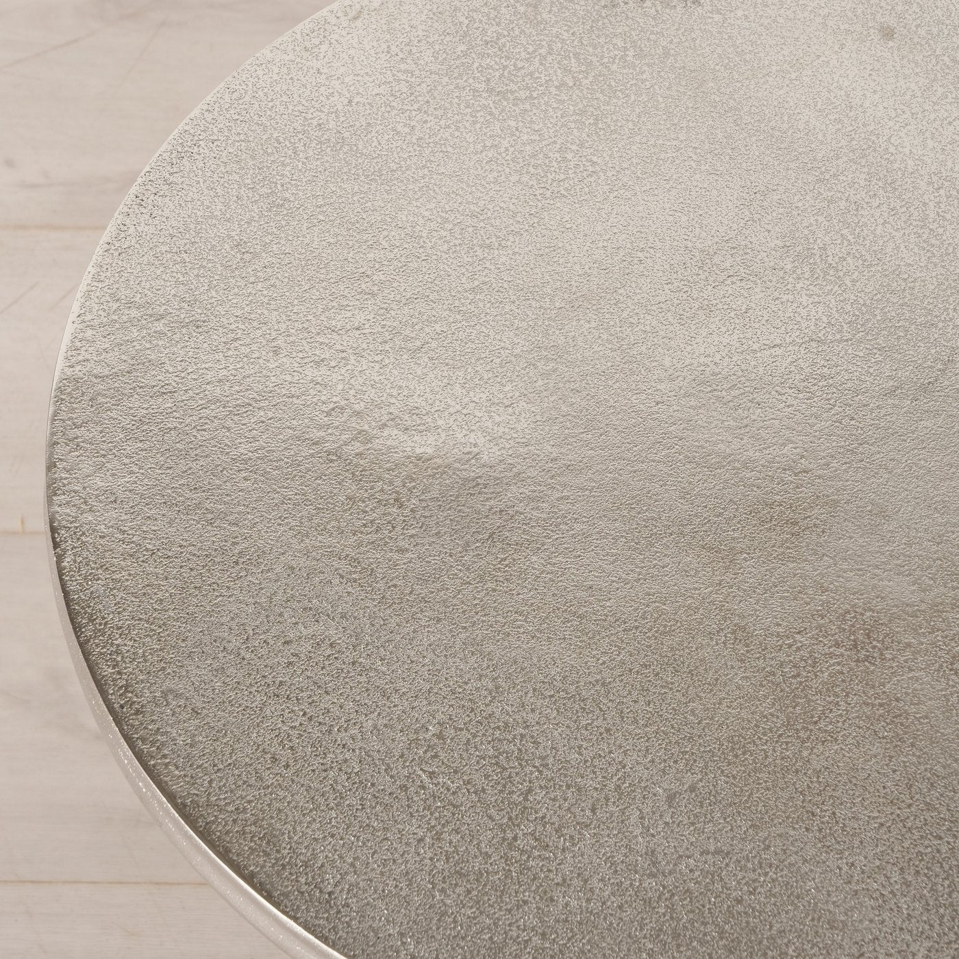 Masa de cafea argintie din aluminiu Ø45 cm Morries Boltze