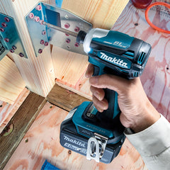 Masina de insurubat cu impact  Makita LXT 18V, 180 Nm, livrata cu 2 acumulatori de 5,0Ah
