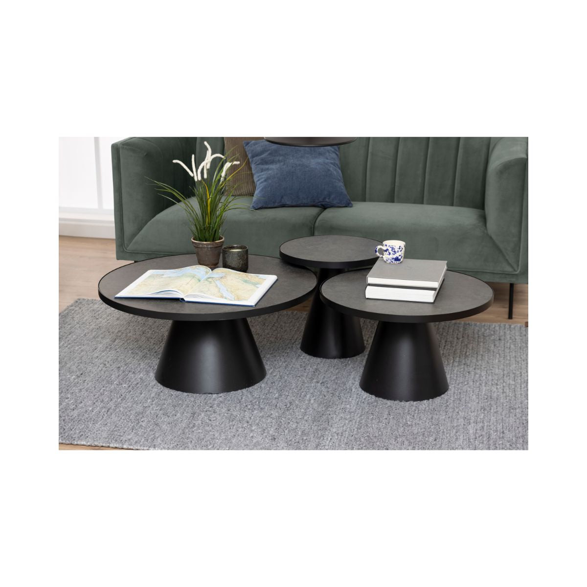 Masuta de cafea rotunda neagra din ceramica si otel Ø45,7 cm Soli Actona
