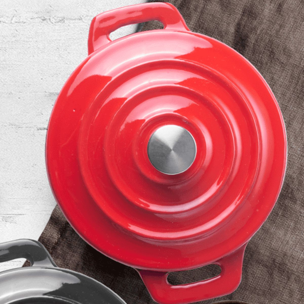 Oala din fonta emailata, cu capac, Ferro Eco Magefesa, 26 cm, 5 l, rosie, 3, hectarul.ro