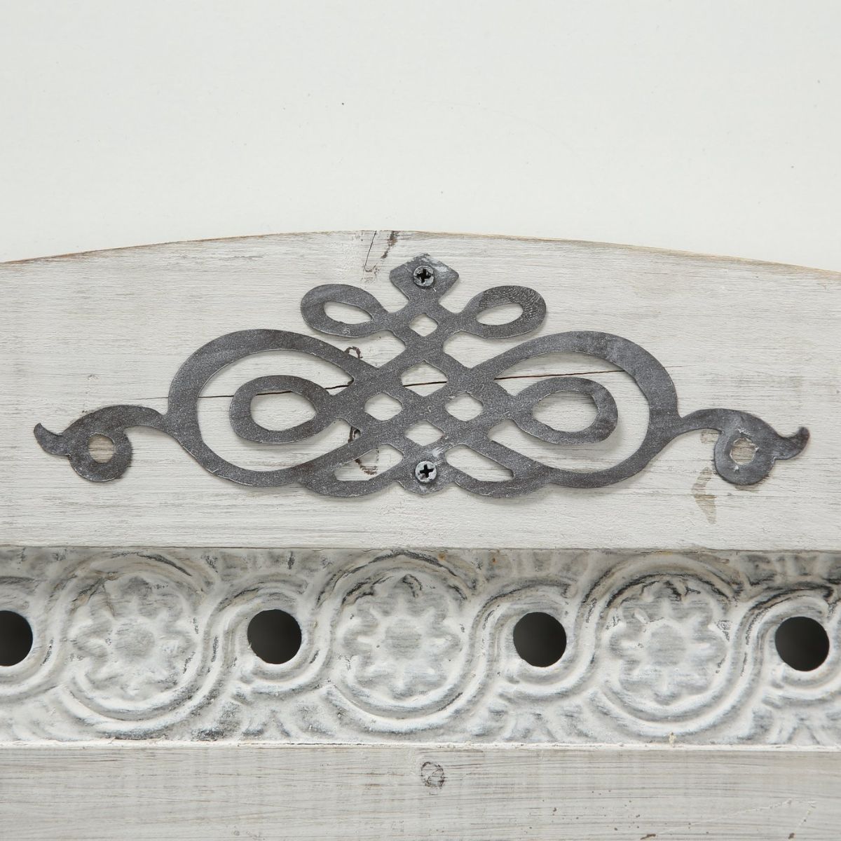 Oglinda de perete gri-retro din lemn, 55x73 cm, Lindsay Boltze, 3, hectarul.ro