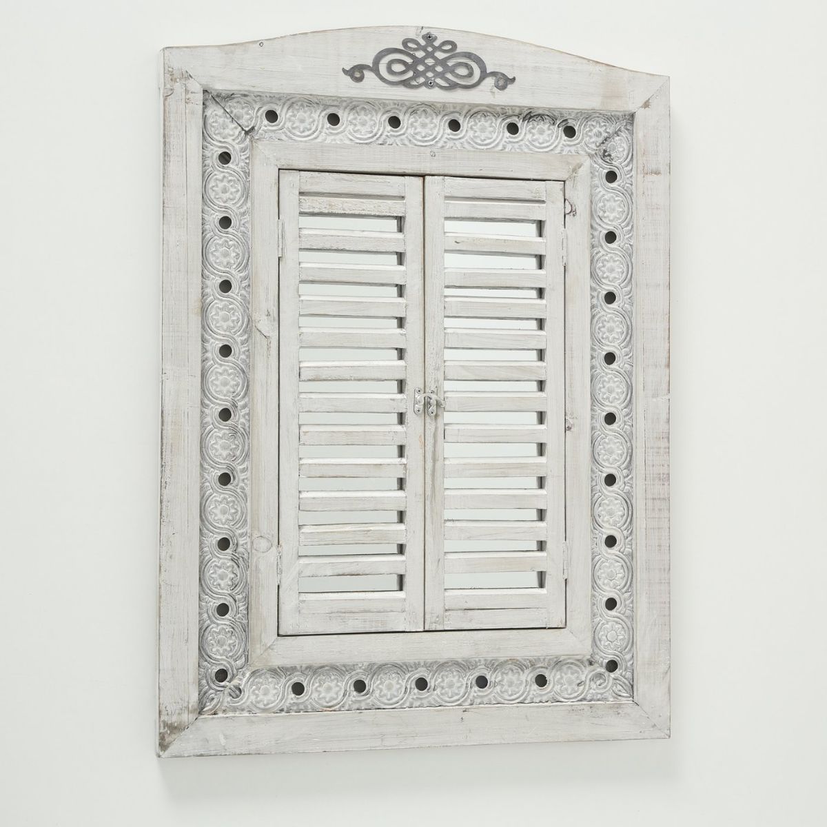 Oglinda de perete gri-retro din lemn, 55x73 cm, Lindsay Boltze, 6, hectarul.ro