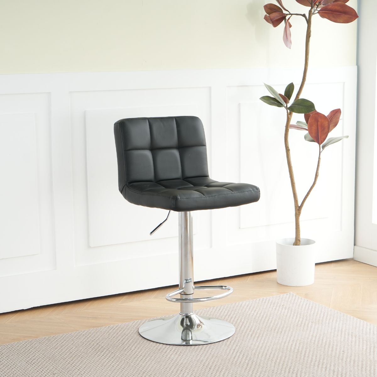 Scaun de bar cu picior metalic reglabil pe inaltime si sezut rotativ din piele artificiala de culoare neagra, 40x40x104 cm A635