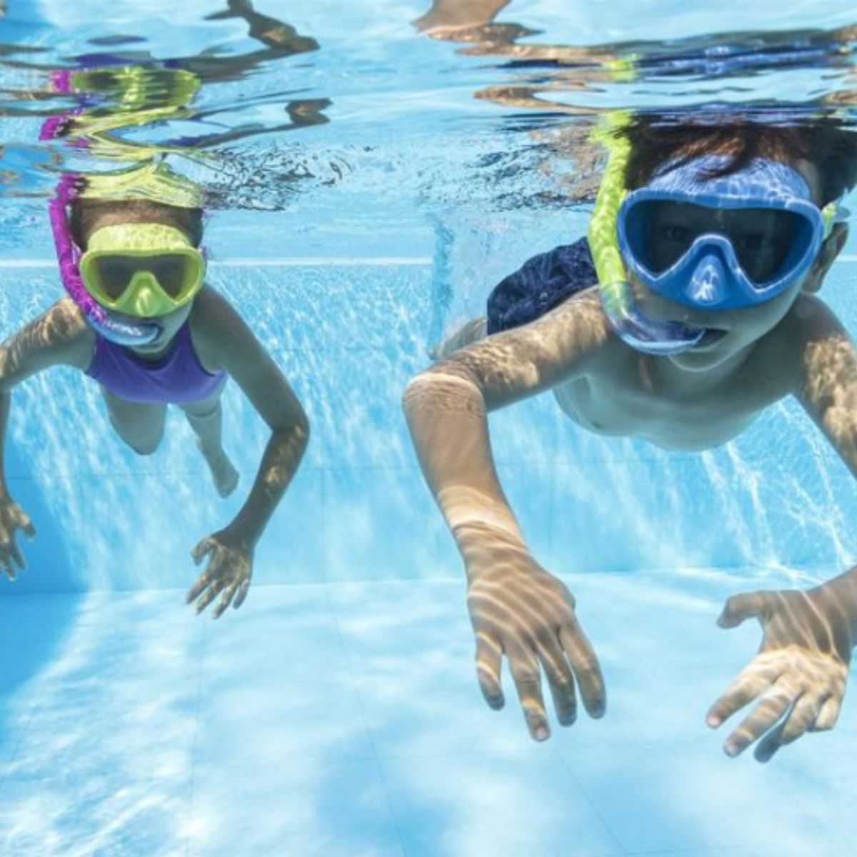 Set snorkeling ( ochelari si tub snorkel) Bestway Crusader Essential, culori mixte