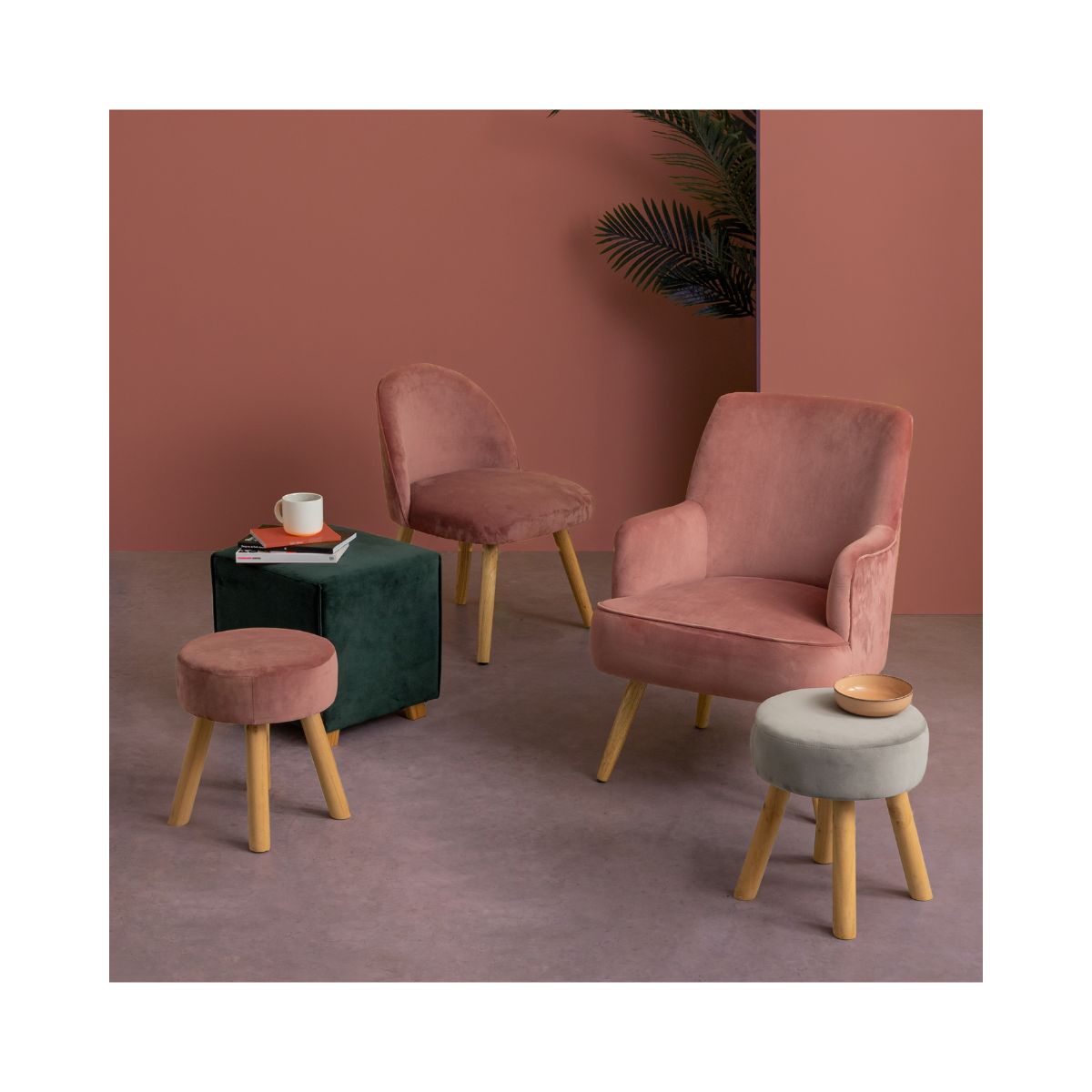 Taburet roz pal din catifea poliester, lemn si MDF Ø34 cm Adeline Bizzotto
