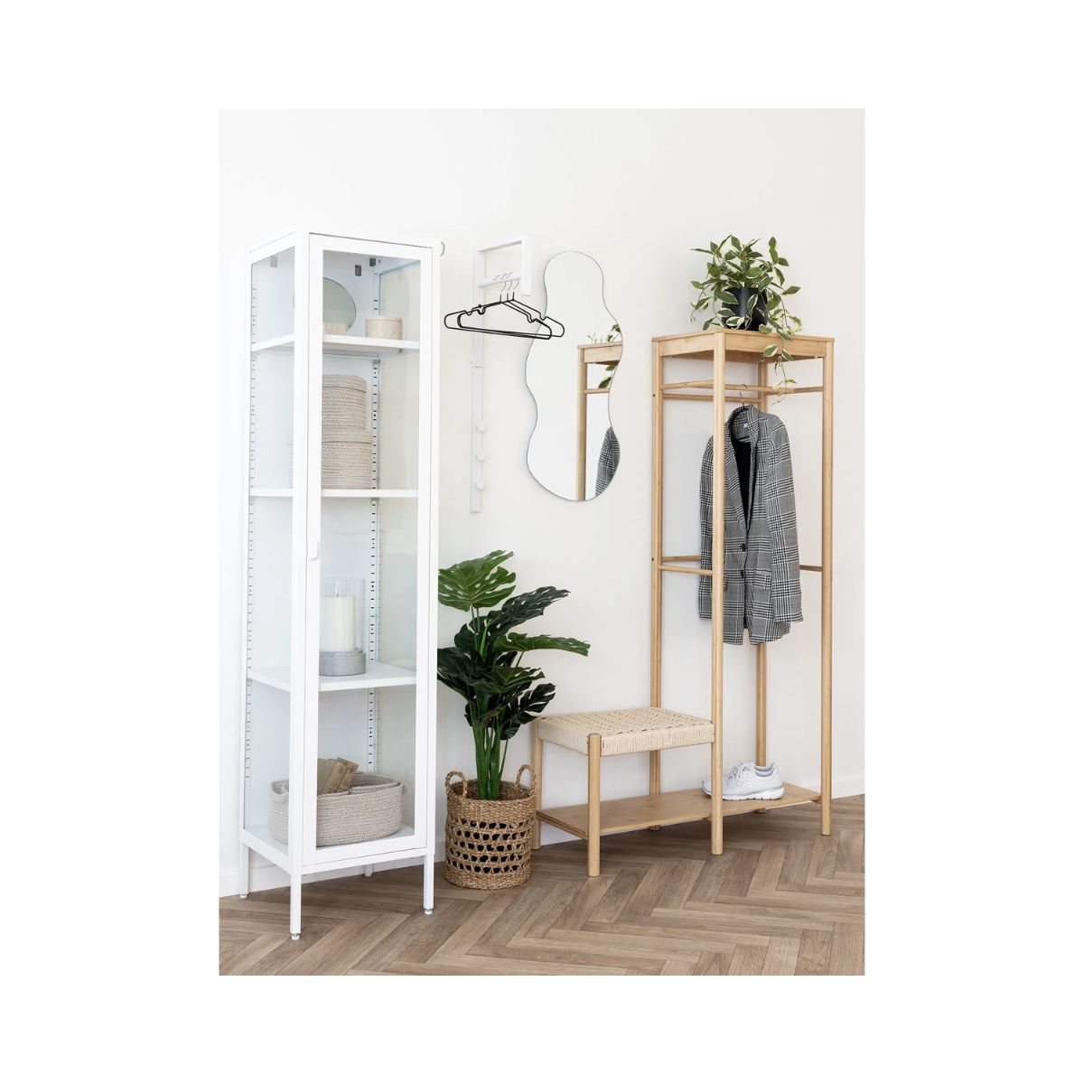 Vitrina alba din otel si sticla, 1 usa, 40x35x180 cm Brisbane House Nordic