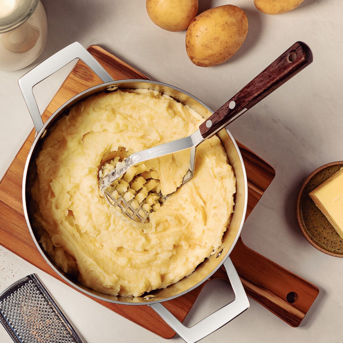 Zdrobitor de cartofi 24 cm din inox si lemn Landhaus Tramontina, 2, hectarul.ro